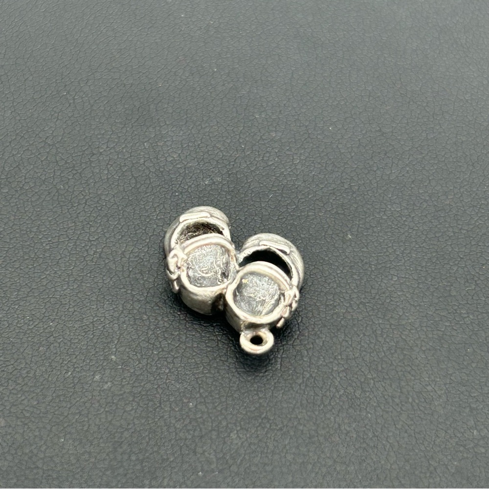Avery Silver Baby Shoe Charm - Picture 4 of 5